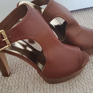 Guess peepy toes, platform shoes, platform heels